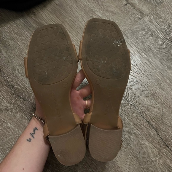 *SOLD* Elegant Tan Sandals - Picture 3 of 3